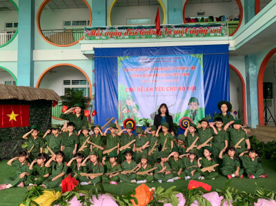 Hoạt động giáo dục với chủ đề “Em yêu chú bộ đội” năm học 2025-2026