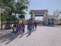 Trường mầm non Vĩnh Trung tổ chức cho trẻ 5 - 6 tuổi tham quan trường tiểu học năm học 2021 - 2022