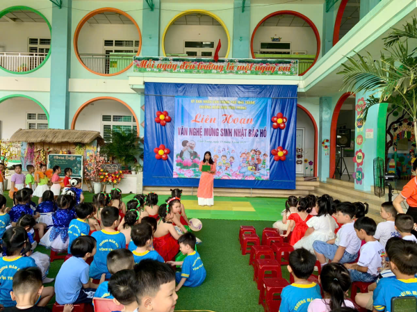 Liên hoan văn nghệ mừng sinh nhật Bác Hồ năm học 2024-2025