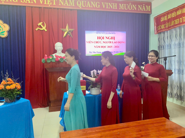 Hội nghị viên chức, người lao động năm học 2025-2026