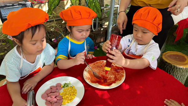 Tổ chức cho trẻ trải nghiệm tại T&T Happy Farm 