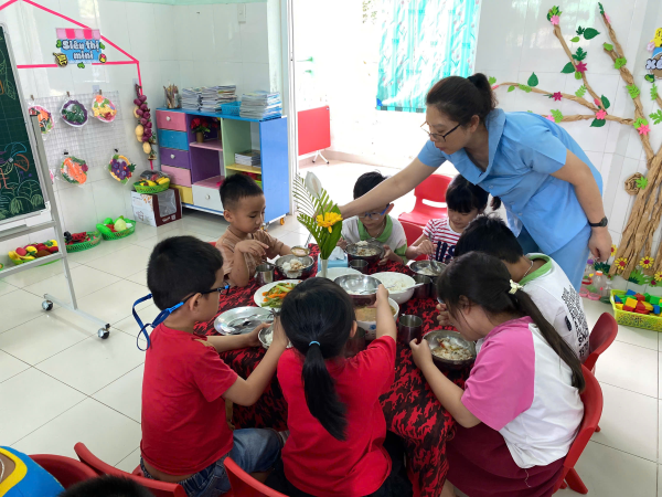 TỔ CHỨC “BỮA CƠM GIA ĐÌNH” NHÂN NGÀY GIA ĐÌNH HẠNH PHÚC 20/3