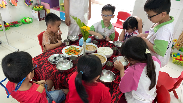 TỔ CHỨC “BỮA CƠM GIA ĐÌNH” NHÂN NGÀY GIA ĐÌNH HẠNH PHÚC 20/3