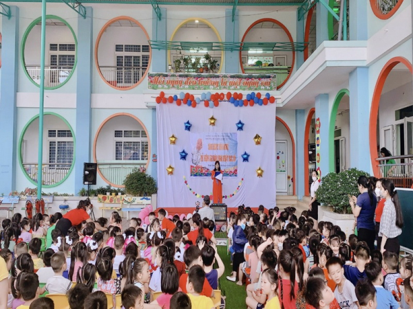 Trường mầm non Vĩnh Trung tổ chức sinh hoạt mừng sinh nhật Bác với chủ đề “nhớ ơn Bác Hồ”