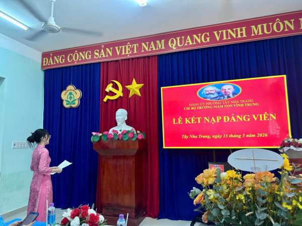 TỔ CHỨC LỄ KẾT NẠP ĐẢNG VIÊN