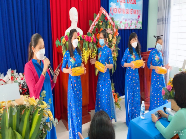 Trường mầm non Vĩnh Trung  tọa đàm kỷ niệm ngày Nhà giáo Việt Nam 20-11-2021