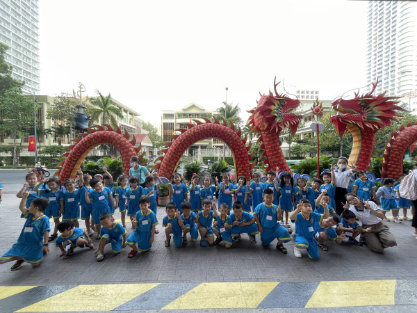 Tổ chức cho trẻ vui chơi tại Siêu thi Gold Coast - Nha trang, năm học 2023-2024