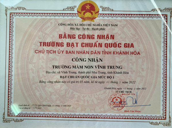 QĐ 2596/QĐ-UBND Công nhận Trường MN Vĩnh Trung đạt chuản quốc gia mức độ 1