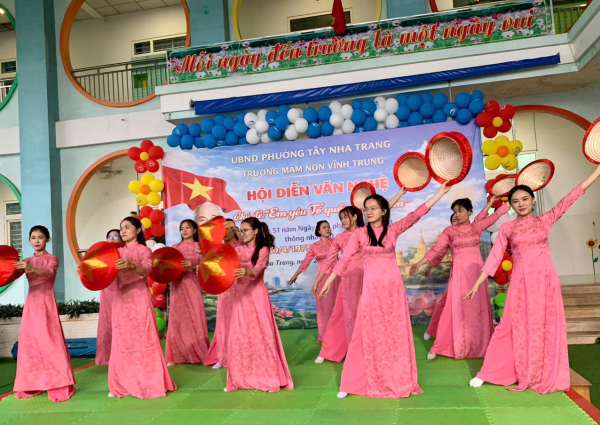 TỔ CHỨC HỘI DIỄN VĂN NGHỆ VỚI CHỦ ĐỀ “ EM YÊU TỔ QUỐC VIỆT NAM” Kỷ niệm 51 năm Ngày Giải phóng Miền nam thống nhất đất nước (30/4/1975 - 30/4/2026)