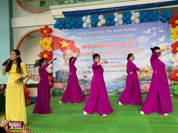 TỔ CHỨC HỘI DIỄN VĂN NGHỆ VỚI CHỦ ĐỀ “ EM YÊU TỔ QUỐC VIỆT NAM” Kỷ niệm 51 năm Ngày Giải phóng Miền nam thống nhất đất nước (30/4/1975 - 30/4/2026)