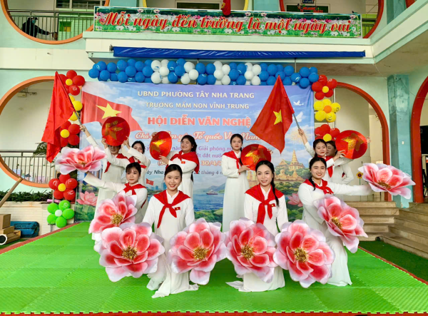 TỔ CHỨC HỘI DIỄN VĂN NGHỆ VỚI CHỦ ĐỀ “ EM YÊU TỔ QUỐC VIỆT NAM” Kỷ niệm 51 năm Ngày Giải phóng Miền nam thống nhất đất nước (30/4/1975 - 30/4/2026)
