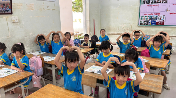 TỔ CHỨC CHO TRẺ 5 - 6 TUỔI THAM QUAN TRƯỜNG TIỂU HỌC VĨNH TRUNG NĂM HỌC 2025-2026
