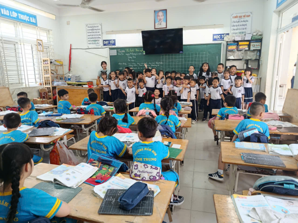 TỔ CHỨC CHO TRẺ 5 - 6 TUỔI THAM QUAN TRƯỜNG TIỂU HỌC VĨNH TRUNG NĂM HỌC 2025-2026