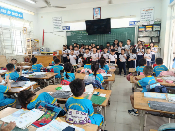 TỔ CHỨC CHO TRẺ 5 - 6 TUỔI THAM QUAN TRƯỜNG TIỂU HỌC VĨNH TRUNG NĂM HỌC 2025-2026